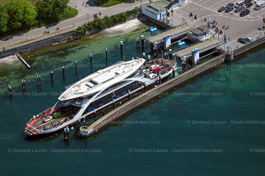 4027253 | MEERSBURG 17.05.2020 Staatsweingut Meersburg und das Droste-Hülshoff-Gymnasium am Uferbereich des Bodensee in Meersburg im Bundesland Baden-Württemberg, Deutschland. Weiterführende Informationen bei: Droste-Hülshoff-Gymnasium Meersburg,  Staatsweingut Meersburg. // Village on the banks of the area Lake Constance in Meersburg in the state Baden-Wuerttemberg, Germany. Further information at: Droste-Huelshoff-Gymnasium Meersburg,  Staatsweingut Meersburg. Foto: Gerhard Launer