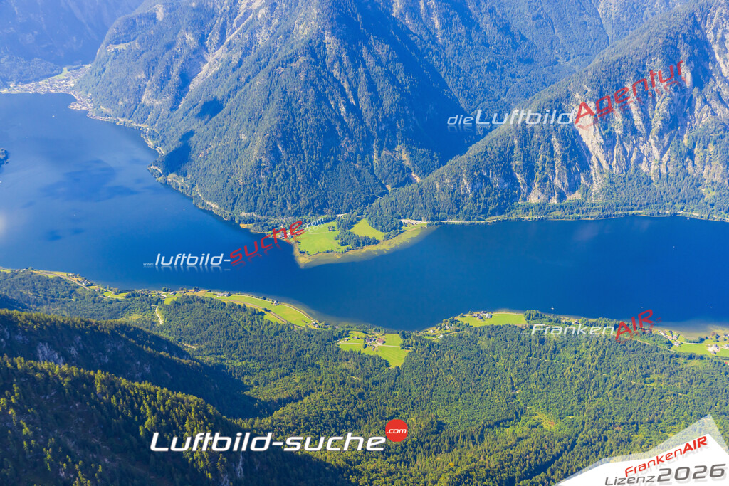 Luftaufnahme von  Bad Goisern am Hallstättersee - Die Luftaufnahme wurde 2025 vom UL-Flugzeug heraus erstellt ( keine Drohne ) - Hochauflösende Luftaufnahme - für professionelle Ausdrucke geeignet. Die Geschenkidee !Mit Lizenz und Bildrechte bestellbar