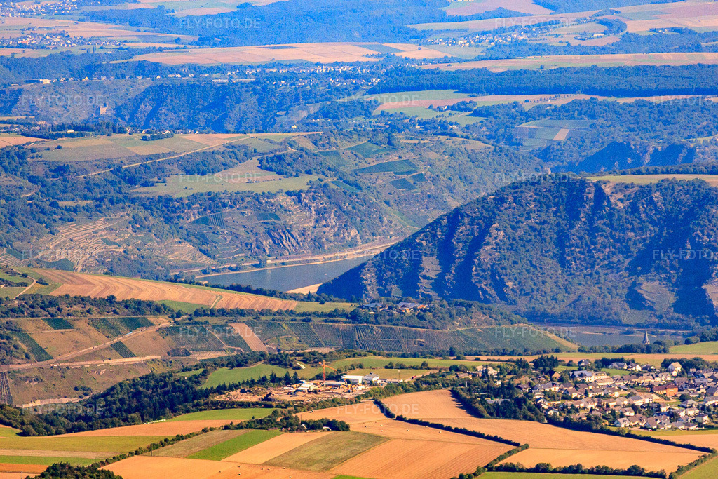 Luftbild: Mittelrheintal aus Südwesten in Oberwesel im Bundesland Rheinland-Pfalz in Deutschland.Foto: IMG_44505.jpg vom 20.08.2011 durch Werner Riehm/FLY-FOTO.deAuflösung des Originals: 4752 x 3168 px