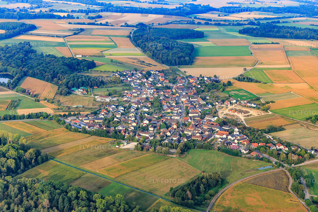 Luftbild: Ortsansicht von Nordwesten im Ortsteil Moos in Bühl im Bundesland Baden-Württemberg in Deutschland. Foto: IMG_008806.jpg vom 20.09.2020 durch Werner Riehm/FLY-FOTO.de
