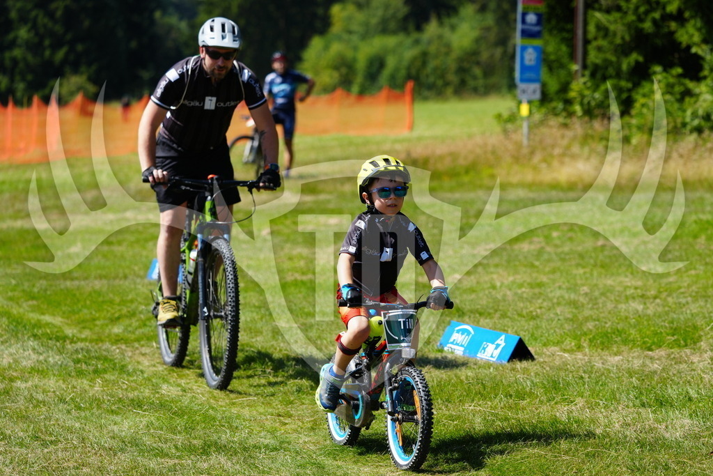 FC101425 | Fotogalerie der Treibjagd im Dunkelwald - Dein MTB Etappenrennen im Erzgebirge - Realisiert mit Pictrs.com