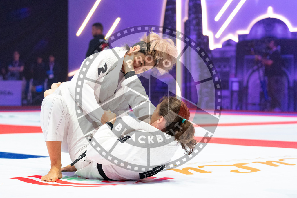 20231109PBB3458 | Fighters compete during the AJP World Professional Championship in the Mubadala Arena in Abu Dhabi, Arab United Emirates, on November 9, 2023.