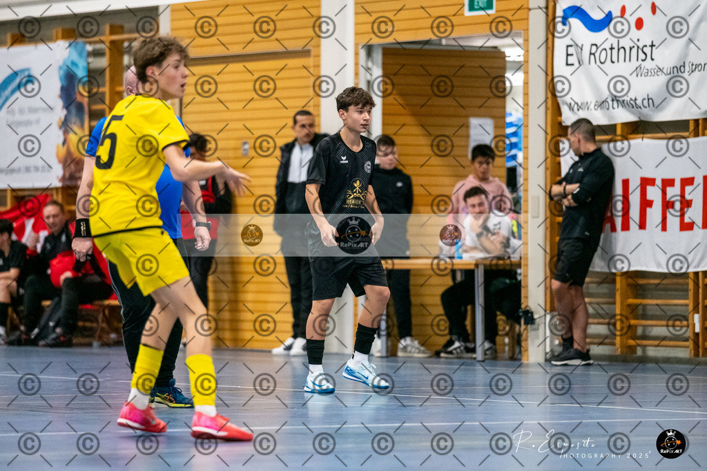 20251129_FCR-Hallenturnier-C_RAW-1_027-128 | Sport und Naturfotografie von Roberto Esposito zeigt echte Momente Bewegung und die Schönheit der Natur. Ausdrucksstarke Bilder schaffen Emotionen.