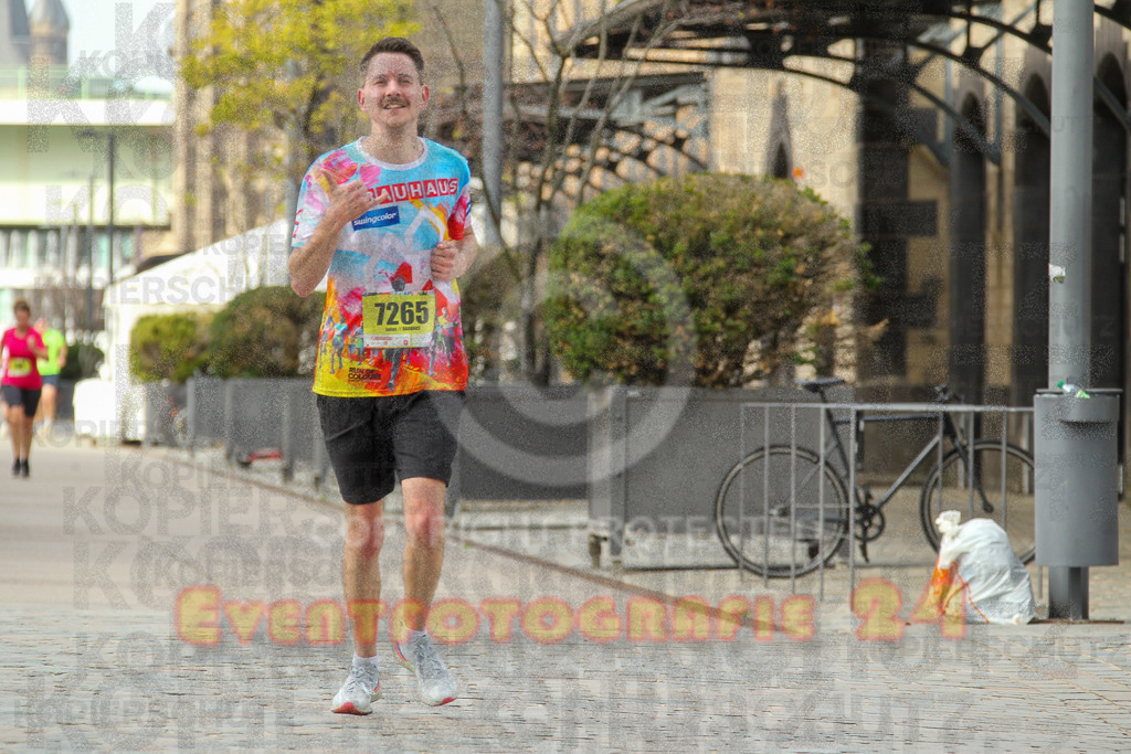 250920_1524_EV4_8690 | Sportfotografie im Rhein-Sieg Kreis, Köln, Bonn, NRW, Rheinland Pfalz, Hessen, etc. Unser Tätigkeitsfeld umfasst den Laufsport vom Volkslauf über den Marathon, Duathlon, Triathon bis zum Ultralauf wie Kölnpfad Ultra oder Schindertrail.