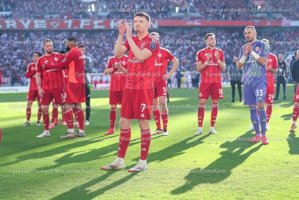 1FC23022502277 | 23.02.2025, Fußball, 1. FC Köln - Fortuna Düsseldorf, 2.. Fußball Bundesliga, 23. Spieltag, RheinEnergie-STADION, Saison 2024 2025: Abschlussjubel Fortuna nach dem 1:1 gegen Köln. Dzenan Pejcinovic (Fortuna Düsseldorf #7)DFB regulations prohibit any use of photographs as image sequences and or quasi-video.