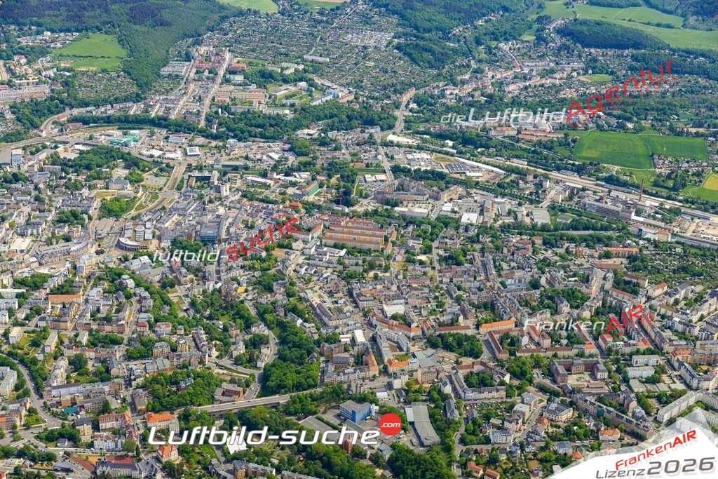 Das Luftbild der Stadt Plauen wurde 2022 vom Flugzeug heraus erstellt (keine Drohnen-Aufnahmen) Aufnahmehöhe ca.450 Meter- hohe Bildauflösung und Druck-Qualität. Garantiert!