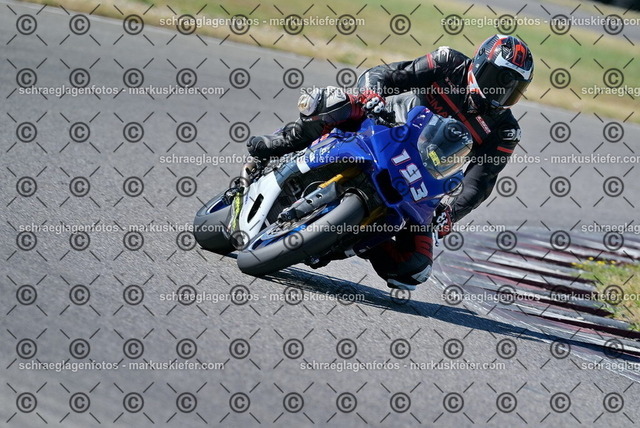 26bt04-0724 | markuskiefer.com - Realisiert mit Pictrs.com