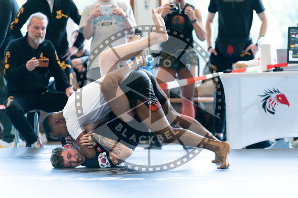 20240608PBB01685 | Fighters compete during the ILLCS VII summer edition luta livre competition in Hannover, Germany, on June 8, 2024.
