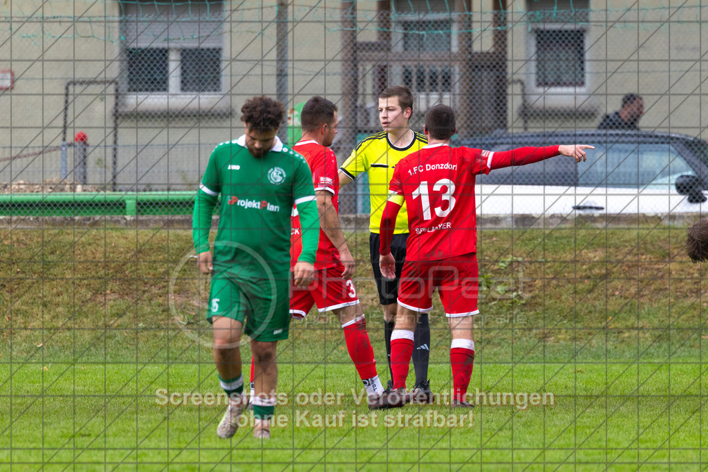 20261011_163731_0471_(c)_by_PhotoPeet | #,KSG Eislingen (grün) vs. 1.FC Donzdorf (rot), Fußball, Bezirksliga - Bezirk Neckar/Fils, 07. Spieltag, Saison 2026/2027, Rasensportplatz, Albstraße 69, 73054 Eislingen, 11.10.2026 - 15:00 Uhr,Foto: PhotoPeet / Sport- &amp; Eventfotografie / Peter Harich
