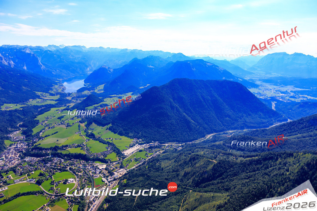 Die Luftaufnahme der Stadt Bad Aussee wurde 2017 vom Flugzeug heraus erstellt ( keine Drohne )- hohe Auflösung für beste Qualität