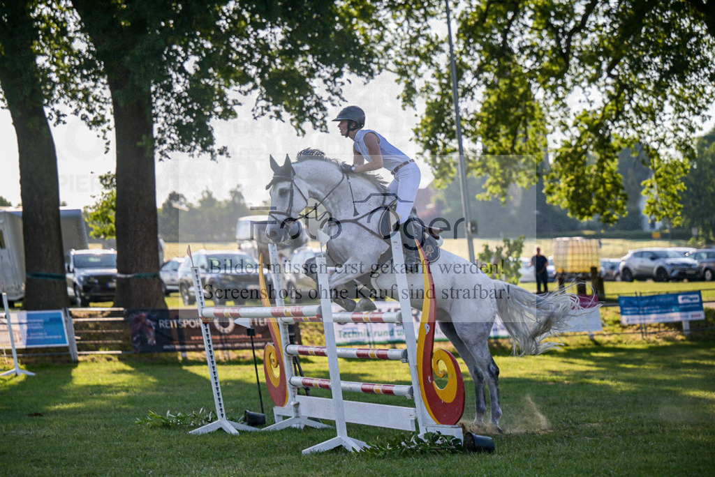 Reitturnier Voxtrup | Entdecke hochwertige Reitturnierfotos von Foto Oger. Professionell, emotional und authentisch – jetzt Lieblingsmomente im Shop bestellen.Deutschlandweite Turnierfotografie. - Realisiert mit Pictrs.com