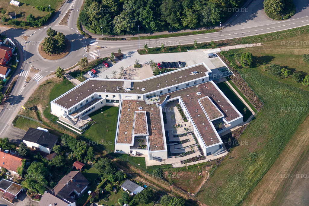 Luftbild: Seniorenzentrums Alten- und Pflegeheim St. Josef in Steinegg im Ortsteil Steinegg in Neuhausen im Bundesland Baden-Württemberg in Deutschland. Foto: IMG_70012.jpg vom 06.07.2014 durch Werner Riehm/FLY-FOTO.de