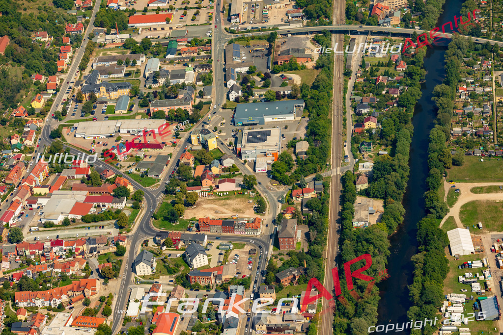 Luftbild Vs Google Maps  Gartenstraße  Rudolstadt -Das Luftbild wurde 2025 vom UL-Flugzeug heraus erstellt ( keine Drohnenluftbilder ) - Hochauflösende Luftaufnahme -Nicht vergleichbar mit Google Maps oder Satelittenbilder- Die Geschenkidee !Mit Lizenz und Bildrechte bestellbar