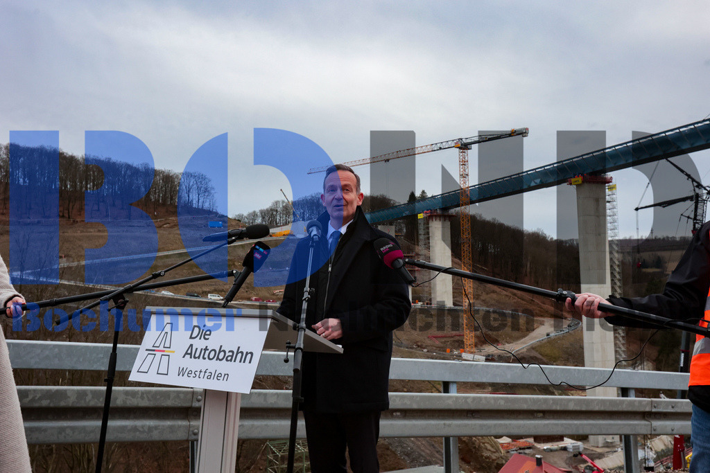 SES_LUDRAH20250225-19 | bond - Realisiert mit Pictrs.com