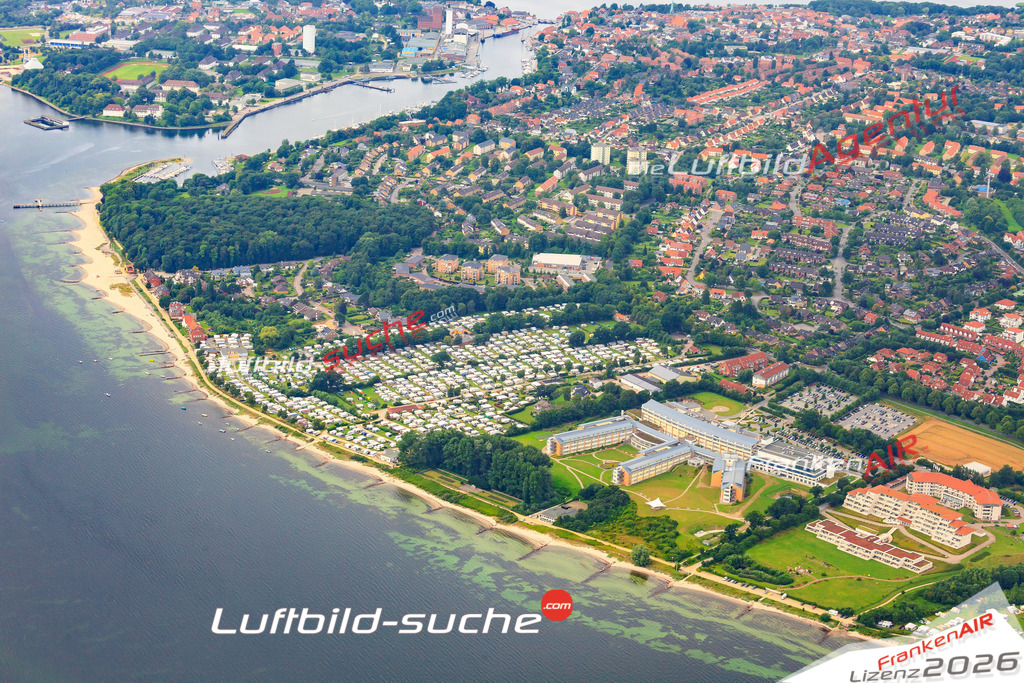 Die Luftaufnahme der Stadt Neustadt-holstein wurde vom UL-Flugzeug heraus erstellt ( keine Drohne )- hohe Auflösung für beste Qualität