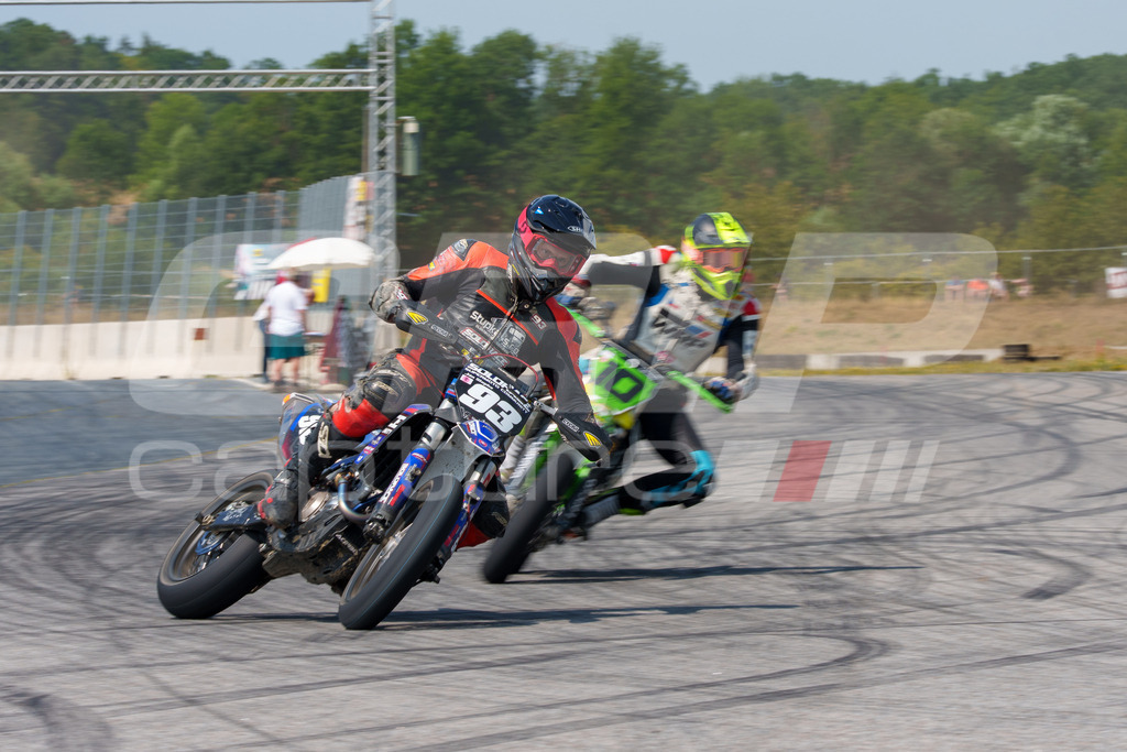 SuperMoto_Staatsmeisterschaft_Fuglau-751 | GRIPcapture steht für authentische Sportfotografie in Österreich – für Momente, die mehr sind als Geschwindigkeit oder Ergebnis. Es geht um Emotion, Spannung, Fokus und den Augenblick, der oft nur einen Wimpernschlag dauert.Ob Motorsport, Teamsport oder 