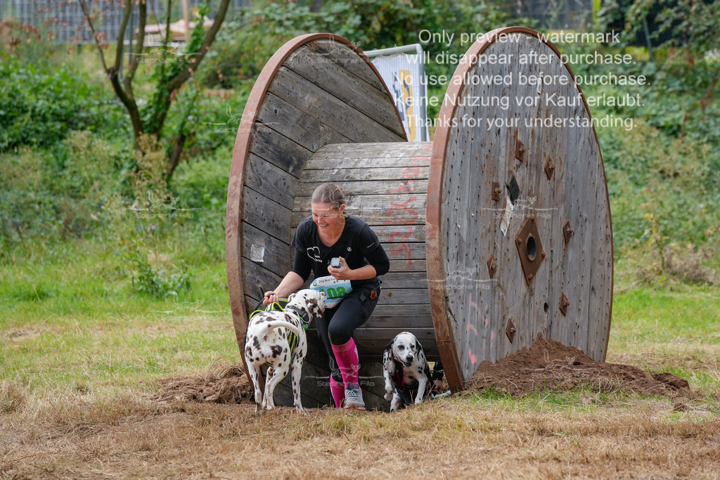 Schlamm_mit_Hund (113 von 460) | stephaniefillaphotographie - Realisiert mit Pictrs.com