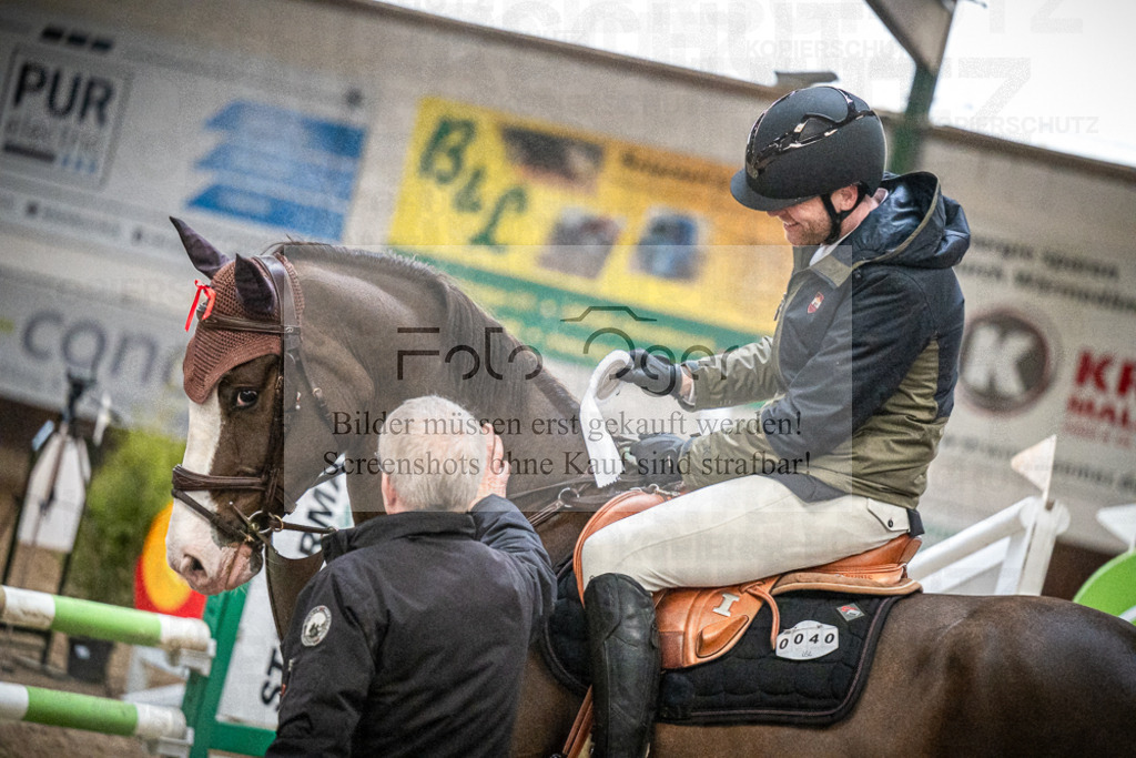 DOS_0018 | Entdecke hochwertige Reitturnierfotos von Foto Oger. Professionell, emotional und authentisch – jetzt Lieblingsmomente im Shop bestellen.Deutschlandweite Turnierfotografie. - Realisiert mit Pictrs.com
