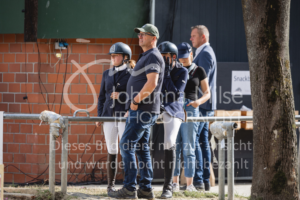 230827_Delbrueck_A-Spr2-845 | Deine schönsten Turniermomente als professionelle Fotos! Entdecke hochwertige Pferdesport-Fotografie im Online-Shop. Jetzt Fotos finden & bestellen!