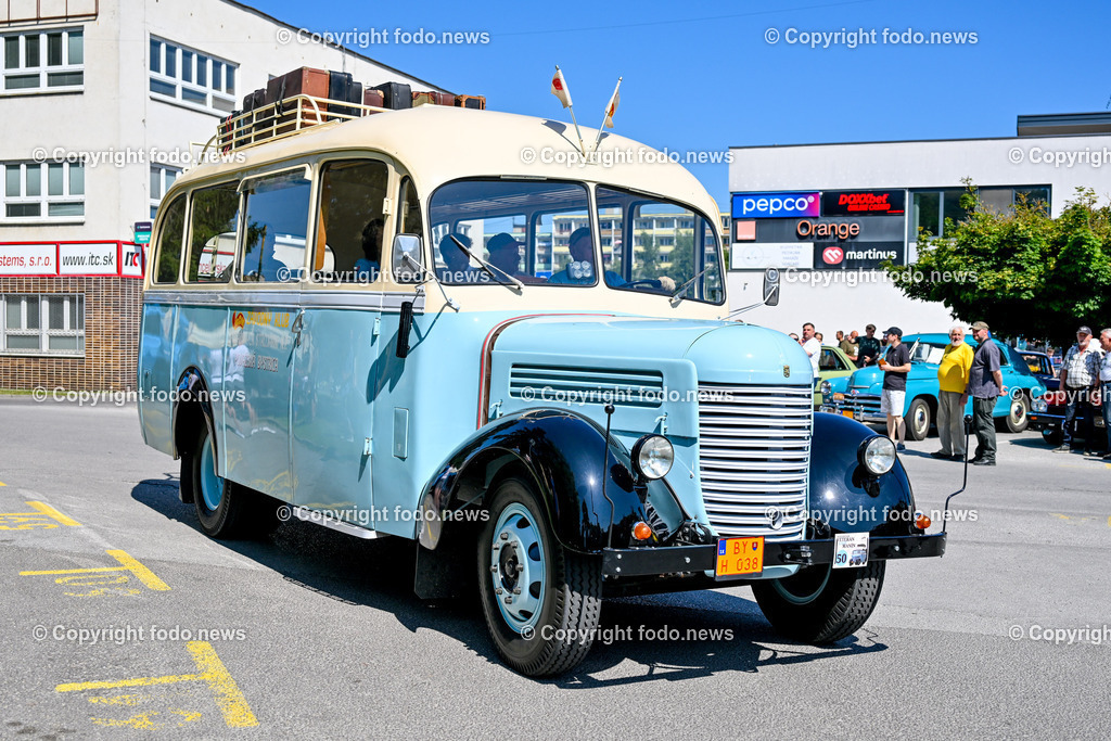 Slowakei_ Povazska Bystrica_ Veteran Tour Manin_ 14.06.2025-67 | 14.06.2025, Slowakei, SVK, Trenciansky kraj, Povazska Bystrica, im Bild Oldtimer Klub, Historische Fahrzeuge, Veteran Tour Manin, Auto, Alt, Besucher, Menschen, Feature, Symbolbild