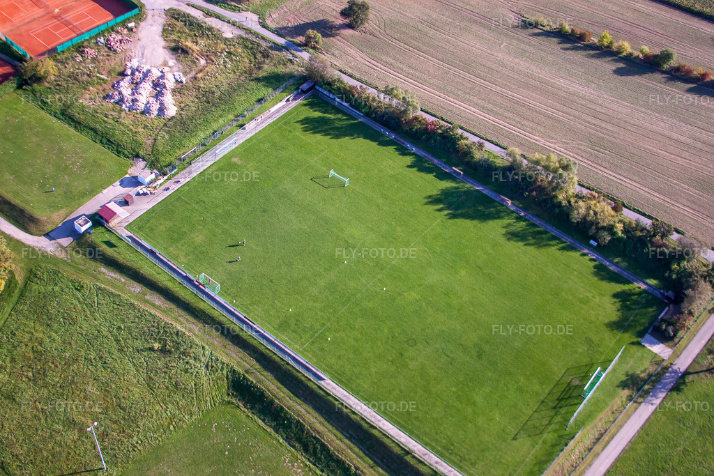 Luftbild: Sportgelände des SV-1899 eV Langensteinbach im Ortsteil Langensteinbach in Karlsbad im Bundesland Baden-Württemberg in Deutschland. Foto: IMG_45289.jpg vom 21.09.2011 durch Werner Riehm/FLY-FOTO.de