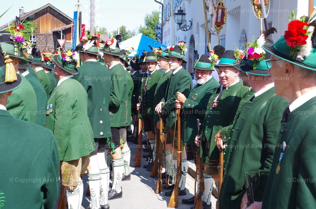 IMGP3884 | fotografiert von Axel PollmannLeonhardi Wallfahrt Benediktbeuern und Murnau, Fronleichnam, Fasching, Landschaft im Loisachtal und Benediktbeuern  - Realisiert mit Pictrs.com