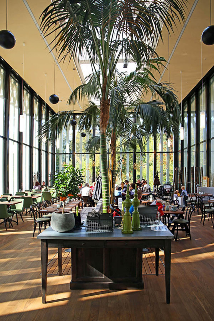 Bildlexikon Leipzig - Kongresshalle am Zoo Leipzig | Das Team hinter BILDLEXIKON LEIPZIG bündelt historische wie aktuelle Informationen über die Stadt Leipzig in Text und Bild auf einer Plattform und stellt diese der interessierten Öffentlichkeit zur Verfügung.