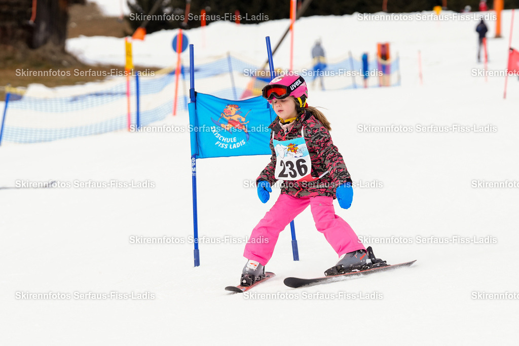 SRF_02.01.2026_0332 | Skirennfotos,Serfaus,Fiss,Ladis,Kinderskirennen,Winter,Tirol,Oberland,skirace,SFL,feelfree,weil wir's genießen,ski,Ski,skifahren,Sonnenplateau, - Realisiert mit Pictrs.com