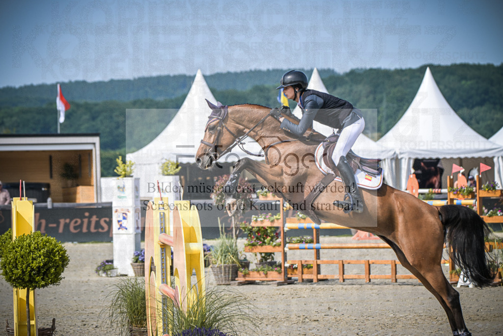 DOS_7262 | Entdecke hochwertige Reitturnierfotos von Foto Oger. Professionell, emotional und authentisch – jetzt Lieblingsmomente im Shop bestellen.Deutschlandweite Turnierfotografie. - Realisiert mit Pictrs.com