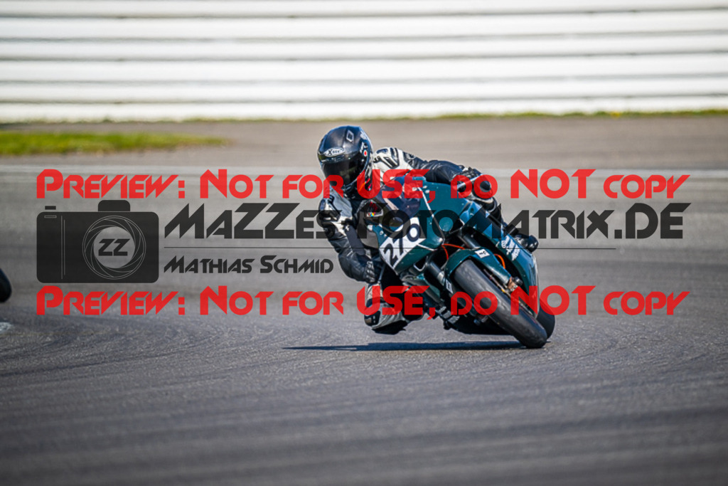 MaZZes_FotoMatrix_230410_4962 | ROT