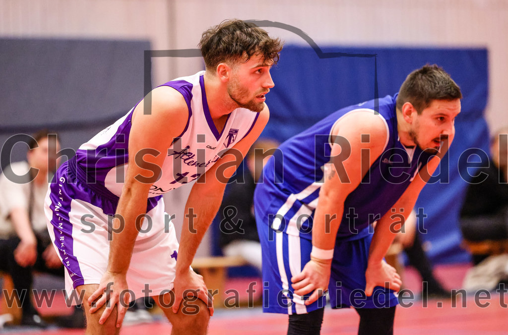 2022-05-29_084_SpVgg_Altenerding_gegen_Muenchen_Basket_2 | Erding, Deutschland, 29.05.2022:
Basketball, Bezirksliga 2021 / 2022, Herren Turnier der 2. der Aufstiegsrunden, SpVgg Altenerding gegen München Basket 2, Endergebnis: 

Jonah Timothy Richardson (SpVgg Altenerding, #13)

Foto: Christian Riedel / fotografie-riedel.net
