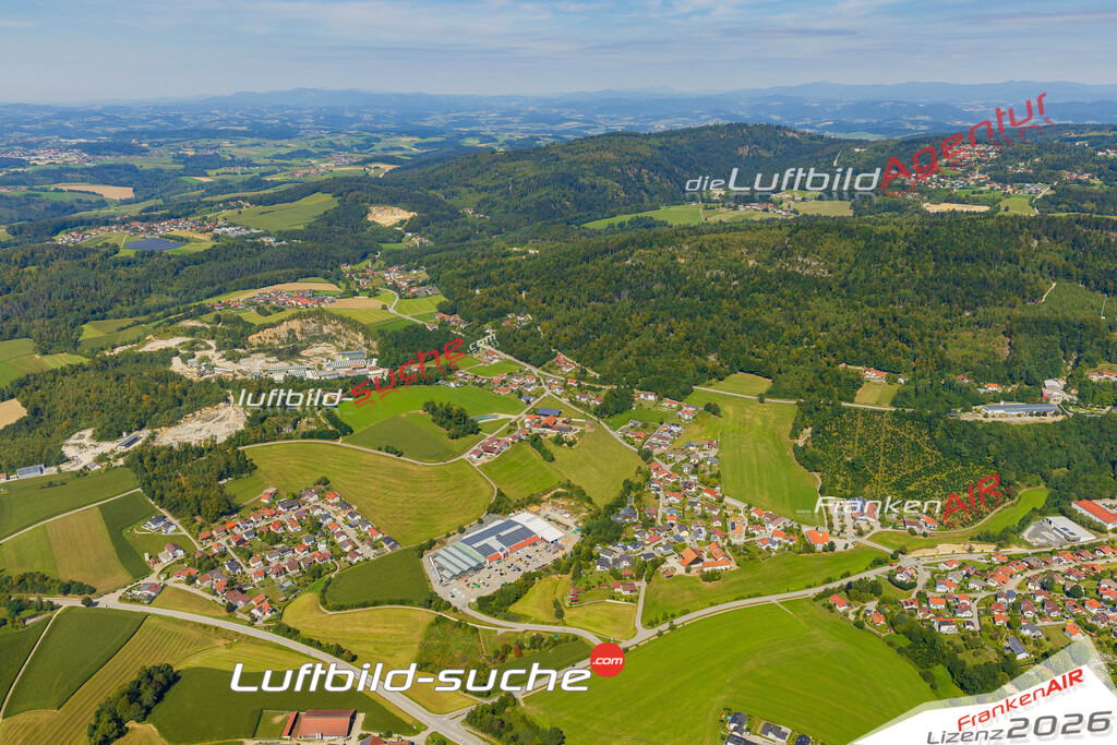 Geschenkidee Steinberg bei Hauzenberg -Die Luftbildaufnahme wurde 2025 vom UL-Flugzeug heraus erstellt ( keine Drohne ) - Hochauflösende Luftaufnahme -Nicht vergleichbar mit Google Maps oder Satelittenbilder- Die Geschenkidee !Mit Lizenz und Bildrechte bestellbar