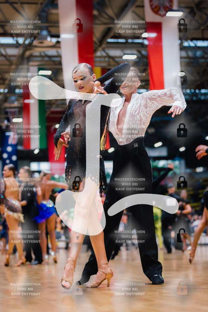 Hessen Tanzt WDSF Open Youth Latin 41st (12) Lukas Alekna _ Emilia Wilhelmine Adler (TSC Rot-Gold-Casino Nürnberg)-2025-05-17-1513 | Webshop for digital downloads and prints of dance sport, event & show photographer Julian Link - Realisiert mit Pictrs.com