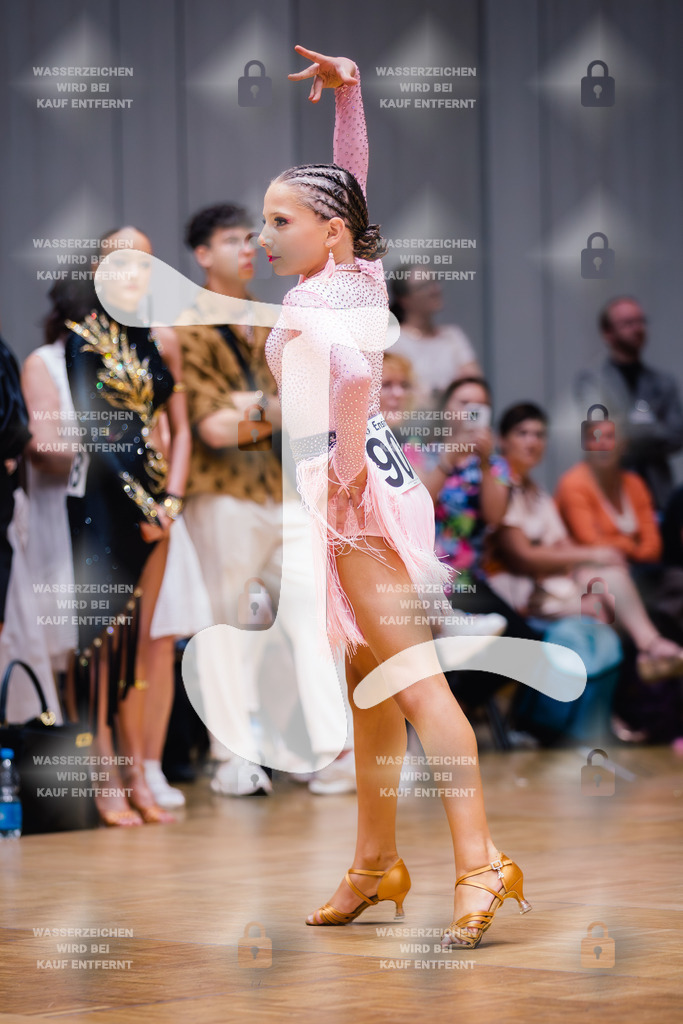 GOC 2025 - WDSF Solo Junior II Latin Female - 2025-08-21-7677 | Webshop for digital downloads and prints of dance sport, event & show photographer Julian Link - Realisiert mit Pictrs.com