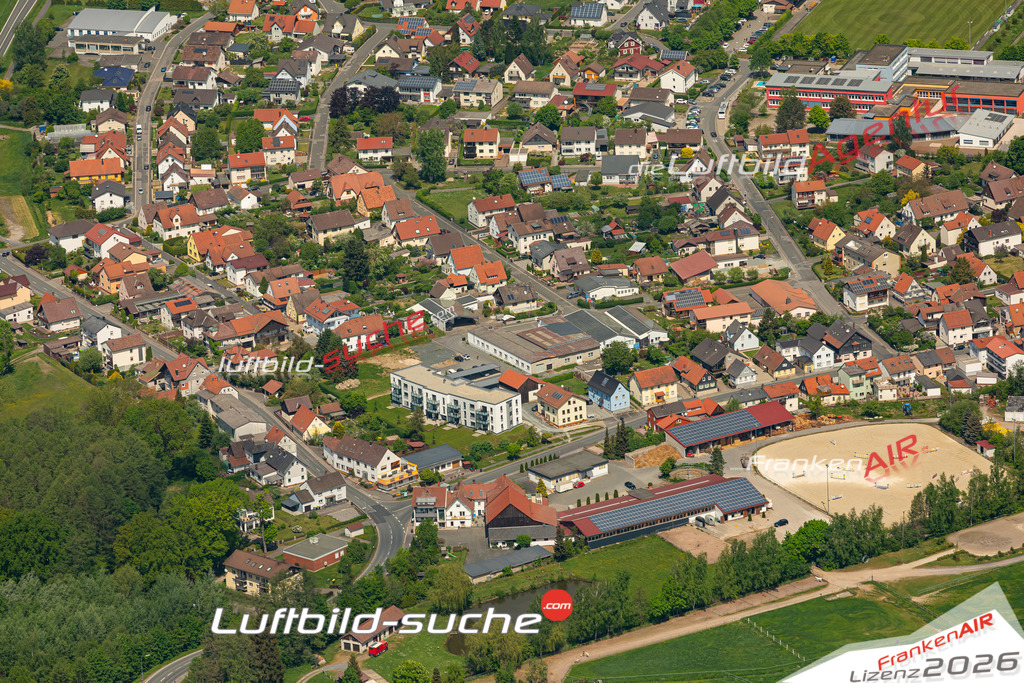 Das Luftbild der Stadt Mitwitz wurde 2022 vom Flugzeug heraus erstellt (keine Drohnen-Aufnahmen) Aufnahmehöhe ca.450 Meter- hohe Bildauflösung und Druck-Qualität. Garantiert!