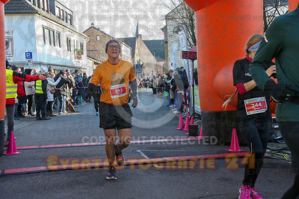 241201_1229_EX1_2360 | Sportfotografie im Rhein-Sieg Kreis, Köln, Bonn, NRW, Rheinland Pfalz, Hessen, etc. Unser Tätigkeitsfeld umfasst den Laufsport vom Volkslauf über den Marathon, Duathlon, Triathon bis zum Ultralauf wie Kölnpfad Ultra oder Schindertrail.