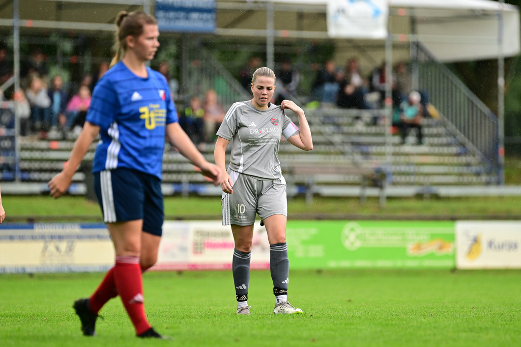Fußball I Frauen I Saison 2025-2026 I Bezirkspokal I Qualifikation I TSV Stelle - TuS Fleestedt | Der Sportfotograf. - Realisiert mit Pictrs.com