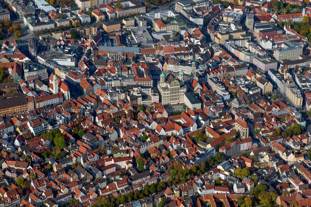 3703596 | LECHVIERTEL - ÖSTLICHES ULRICHSVIERTEL 13.10.2017 Stadtzentrum im Innenstadtbereich  in Lechviertel - Östliches Ulrichsviertel im Bundesland Bayern, Deutschland // The city center in the downtown area  in Lechviertel - Östliches Ulrichsviertel in the state Bavaria, Germany Foto: Gerhard Launer