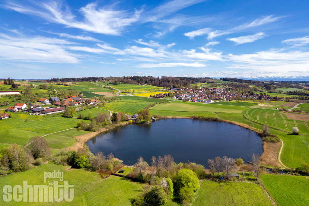 PS-Esenhausen-2026-01 | Entdecke die größte Bildgalerie der Region mit Fotografien aus dem Allgäu, der Bodenseeregion, Oberschwaben, dem Donautal und der Schwäbischen Alb. Landschaften, Luftaufnahmen und Reisefotografie als Wandbild und Fotokunst. - Realisiert mit Pictrs.com