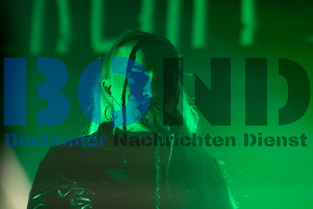 SES_ENEINS20250227-4 | bond - Realisiert mit Pictrs.com