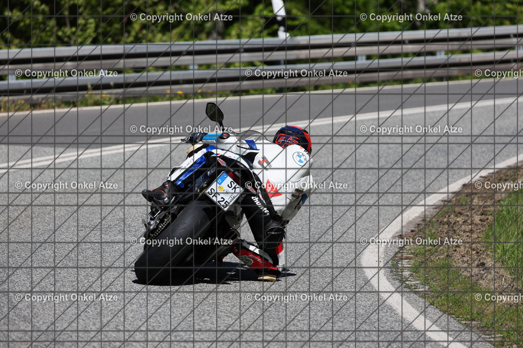 IMG_9684 | Fotograf am Kyffhäuser. Onkel Atze. Kyffhäuser Rennstrecke. Café36. Motorsportfotografie. - Realisiert mit Pictrs.com