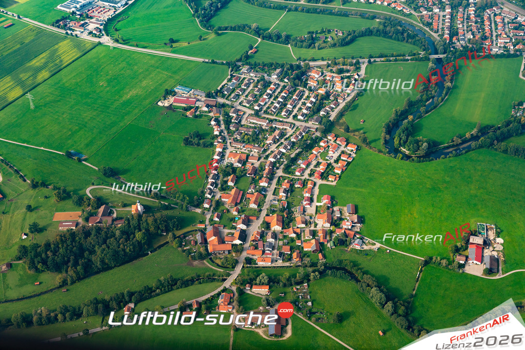 Die Luftbildaufnahme Hörmanshofen -  wurde 2020 mittels Flugzeug (keine Drohne) erstellt. Perfekte Schärfe und Druck- Ergebnisse- Garantiert!