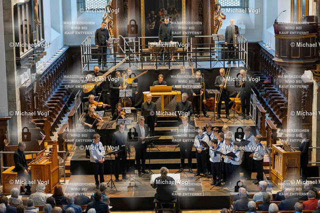 TAM25_K.11__Michael-Vogl_059_7874 | Tage Alter Musik Regensburg K.11 Dreieinigkeitskirche Ars Antiqua Austria (Österreich) St. Florianer Sängerknaben (Österreich) Splendor Austriae Höfischer Prunk in geistlichen Werken B.A. Aufschnaiter: Missa Laetemurine & H.I.F. Biber: Vesperae à 32 Franz Farnberger Einstudierung Gunar Letzbor Solovioline, Leitung Foto: Michael Vogl