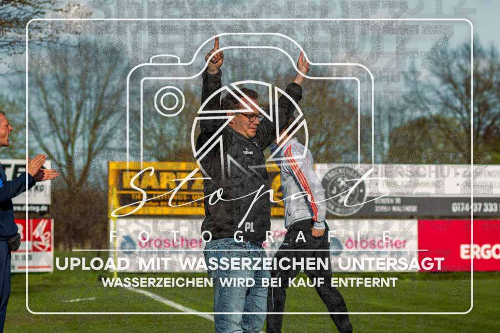 FGFS-LEN-1000 | Patrick Laukart (Eintracht Leinetal - Trainer) beim Herren Kreisliga HK Spiel zwischen FG Fulde-Stellichte und Eintracht Leinetal im Fulder Zentralstadion, Fulde (Simon Paul Stopat) - Realisiert mit Pictrs.com