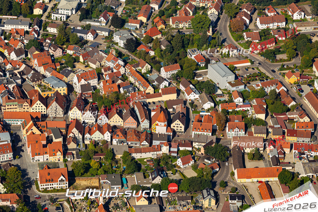 Das Luftbild der Stadt Aichach wurde 2021 vom Flugzeug heraus erstellt (keine Drohne) Aufnahmehöhe ca.450 Meter- hohe Bildauflösung und Druck-Qualität garantiert!