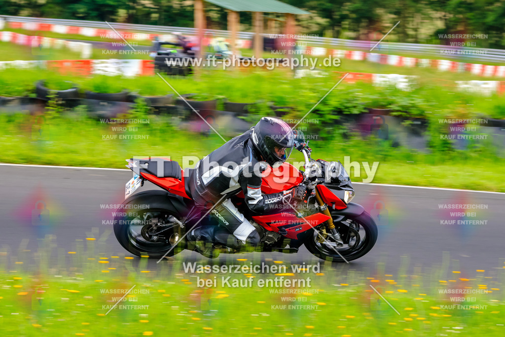 VBK-7564 | Hier findet Ihr Bilder von Touristenfahrten auf der Nürburgring Nordschleife oder von anderen Veranstaltungen die ich besucht habe. Viel Spass beim Durch Schauen 