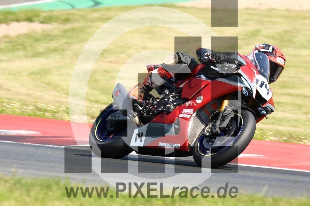 0114-20240608_11114 | Schöne Erinnerungen an spannende Momente - das festzuhalten ist unser Job. PIXELrace.de ist seit 2003 auf den Rennstrecken Europas unterwegs um die Action draußen beim Fahren und die wunderbare Stimmung imm Fahrerlager für euch einzufangen.