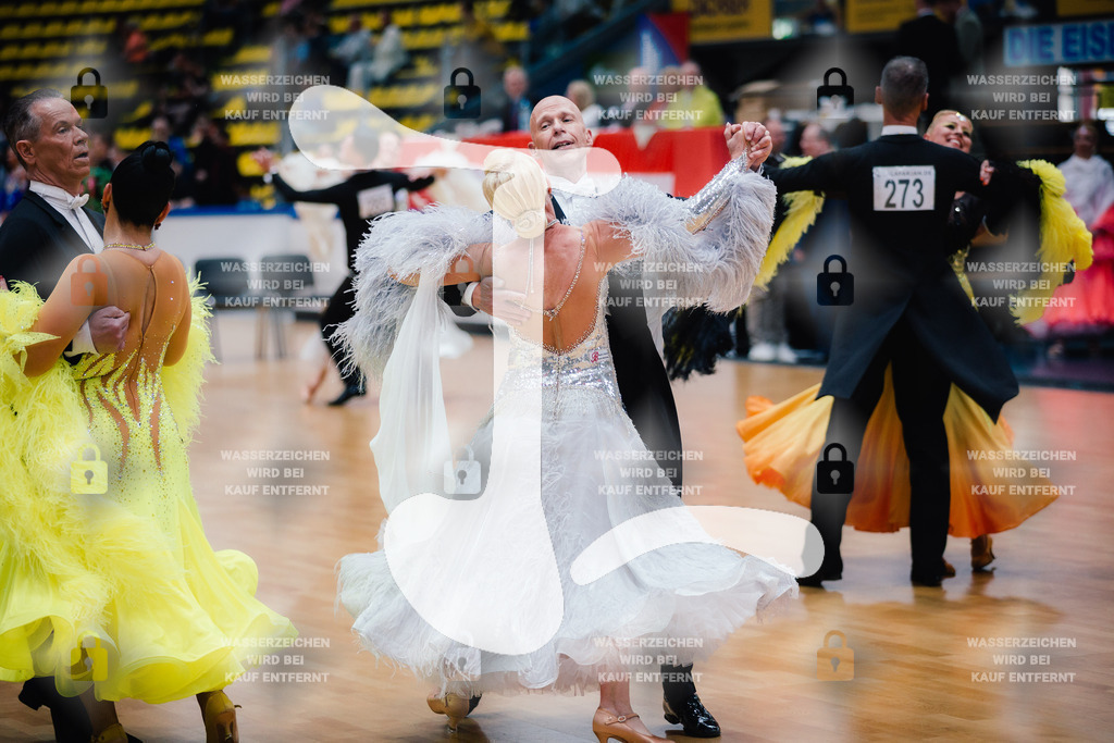 Hessen Tanzt WDSF Open Senior III Standard 4th (332) Thomas Schmidt _ Susanne Schmidt (Schwarz-Rot-Club Wetzlar)-2025-05-17-9898 | Webshop for digital downloads and prints of dance sport, event & show photographer Julian Link - Realisiert mit Pictrs.com