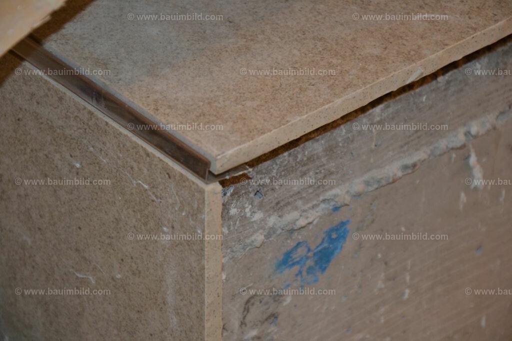bib-lg21-fliesenlegerarbeiten-0023 | Nach LV-Leistungsgruppen sortierte Detailfotos über den Bau eines Hauses. Alle Hausbau-Bilder direkt vom Urheber und Autor der Website Haus-Selber-Bauen.com