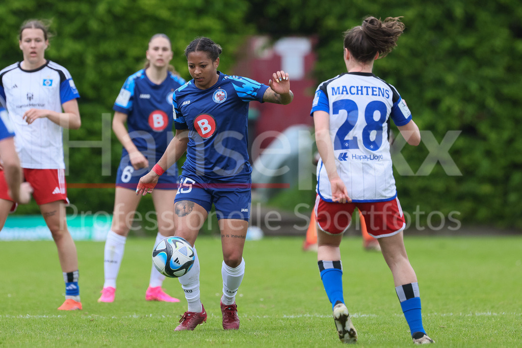 Fussball, 2. Frauen-Bundesliga, Hamburger SV - 1. FFC Turbine Potsdam | v.li.: Adrienne Jordan (1. FFC Turbine Potsdam, 15) und Pauline Machtens (Hamburger SV, 28) im Zweikampf, Duell, Dynamik, Aktion, Action, Spielszene, DIE DFB-RICHTLINIEN UNTERSAGEN JEGLICHE NUTZUNG VON FOTOS ALS SEQUENZBILDER UND/ODER VIDEOÄHNLICHE FOTOSTRECKEN. DFB REGULATIONS PROHIBIT ANY USE OF PHOTOGRAPHS AS IMAGE SEQUENCES AND/OR QUASI-VIDEO.